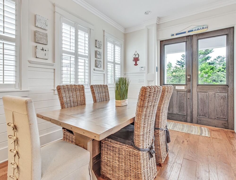 Gulfview Circle Florida Dining Area