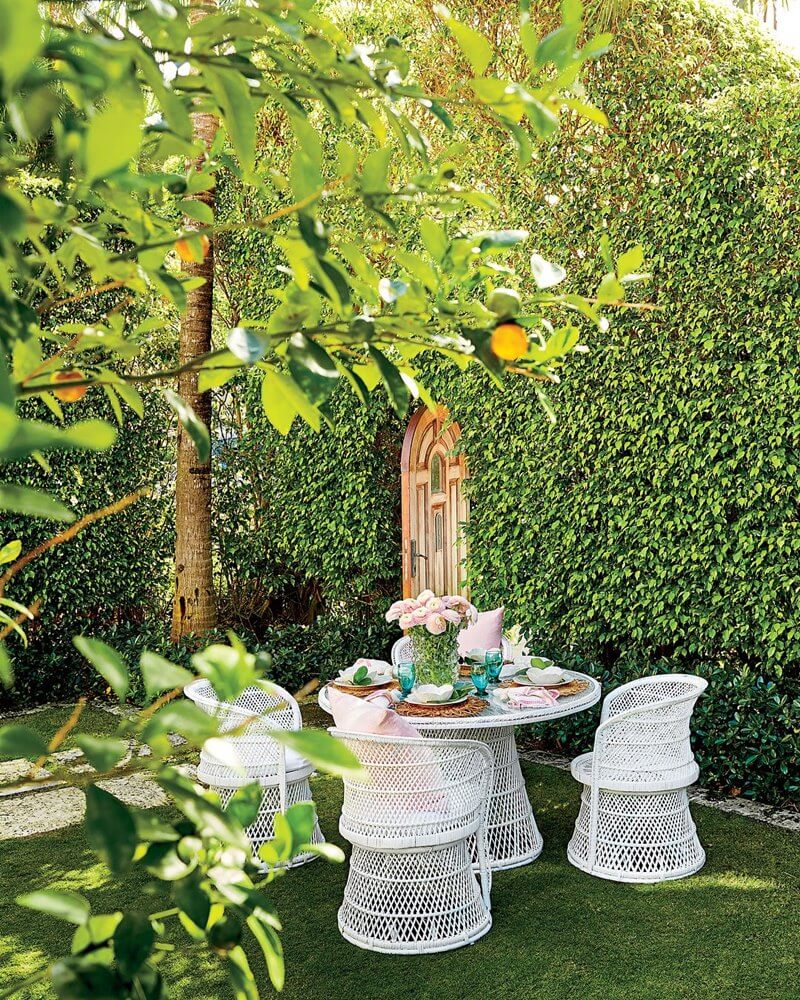 Lilly Pulitzer inspired Beach Home Tour - Courtyard