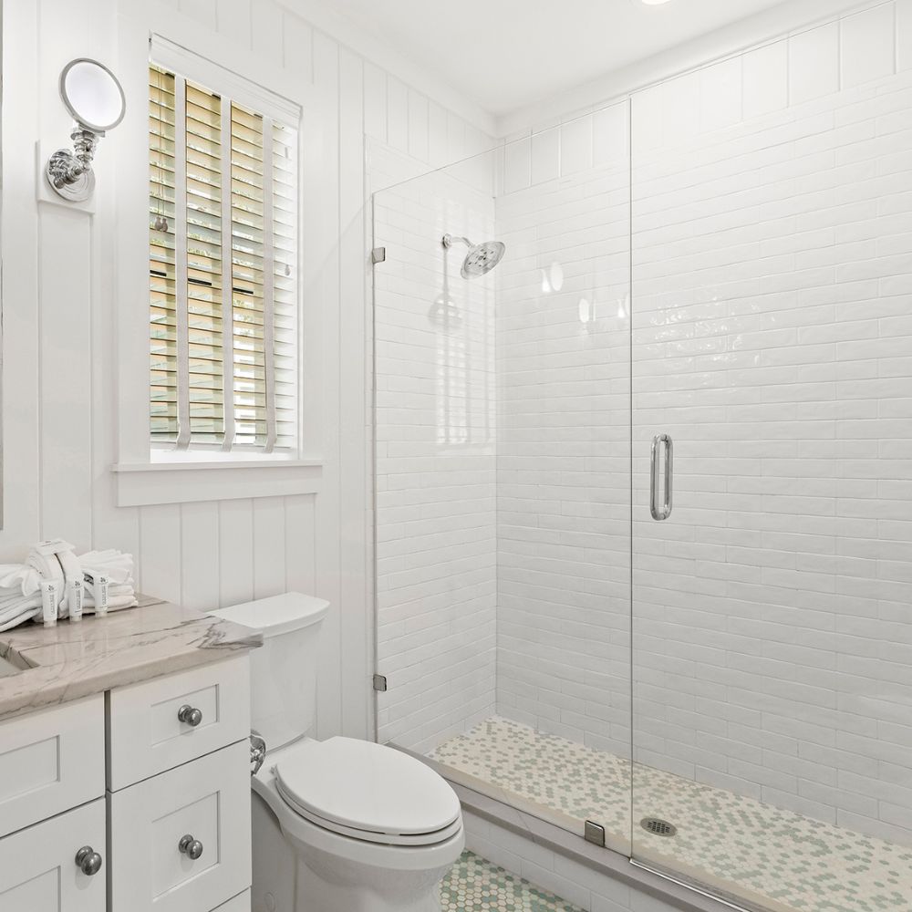 Bella Luna A Grayton Beach Cottage - 1st floor bathroom