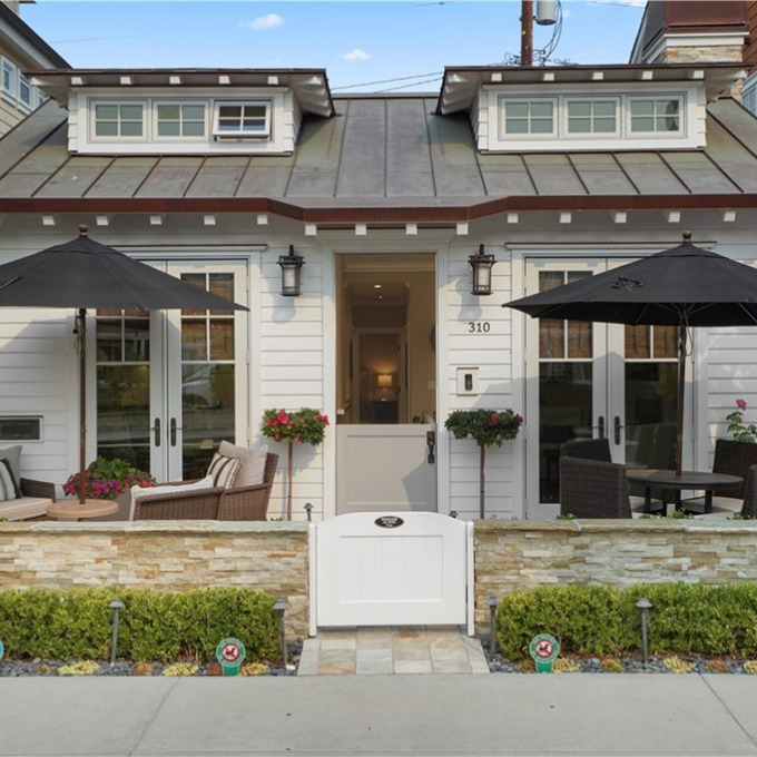 Balboa Island Cottage in White - Exterior